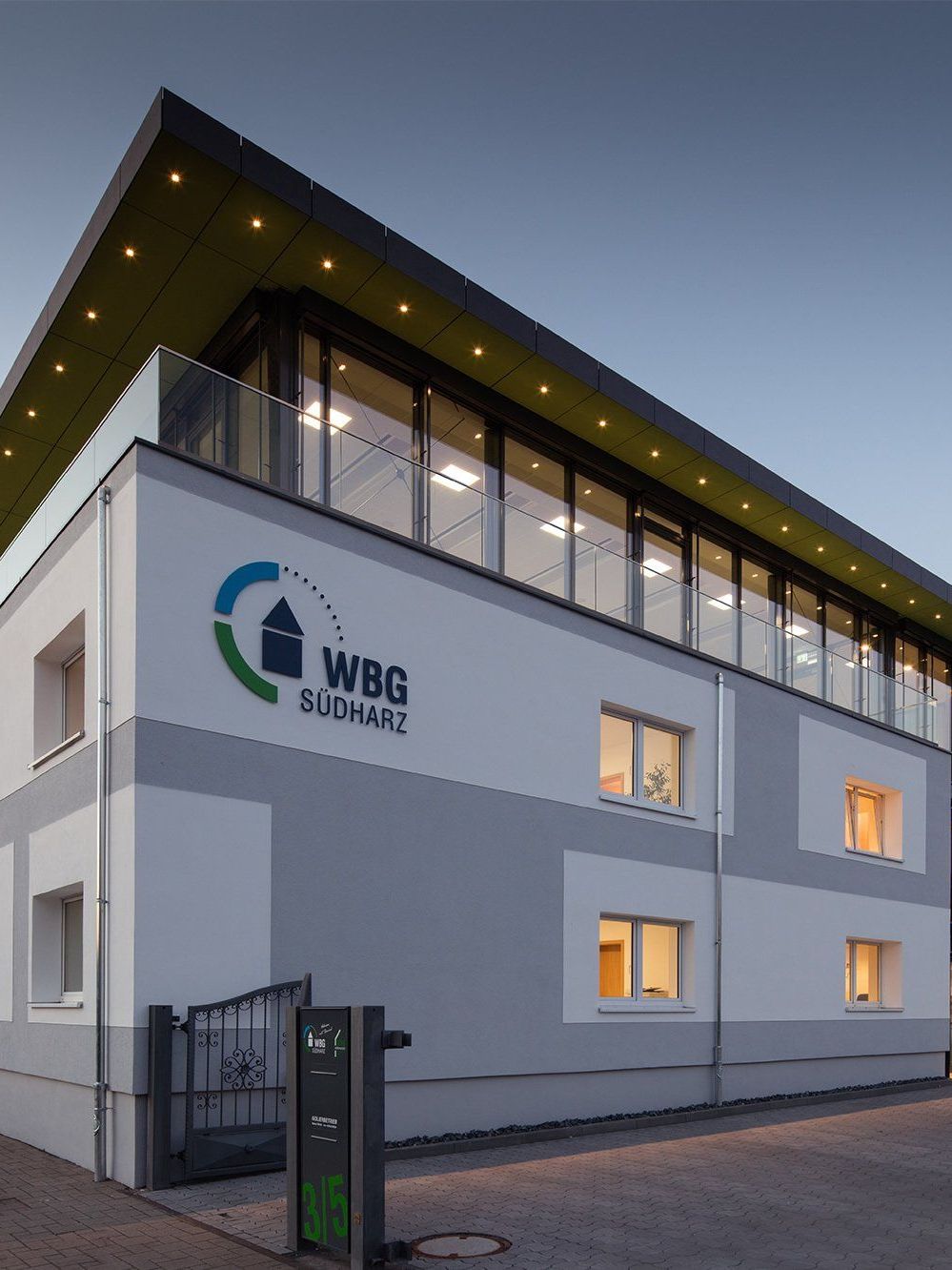 Neubau Bürogebäude WBG Südharz des zertifizierten Immobiliengutachters nach DIN EN ISO/IEC 17024 und Sachverständigen für Immobilienbewertung Dr. Michael Flagmeyer für Nordhausen/Thüringen sowie Hessen, Niedersachsen und Sachsen-Anhalt