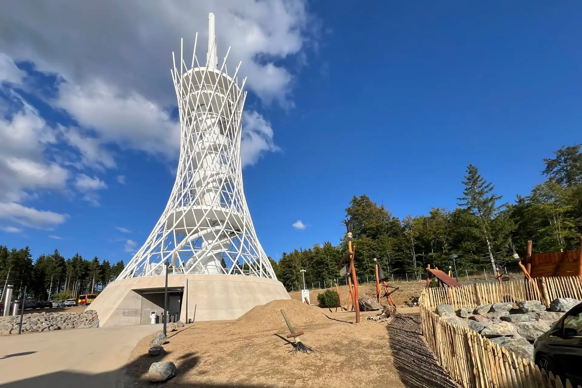 Neubau Harzer Hexenreich Turm mit Funktionsgebäude in Rothesütte, Architekt, Sachverständiger und zertifizierter Gutachter nach DIN EN ISO/IEC 17024 Dr. Michael Flagmeyer
