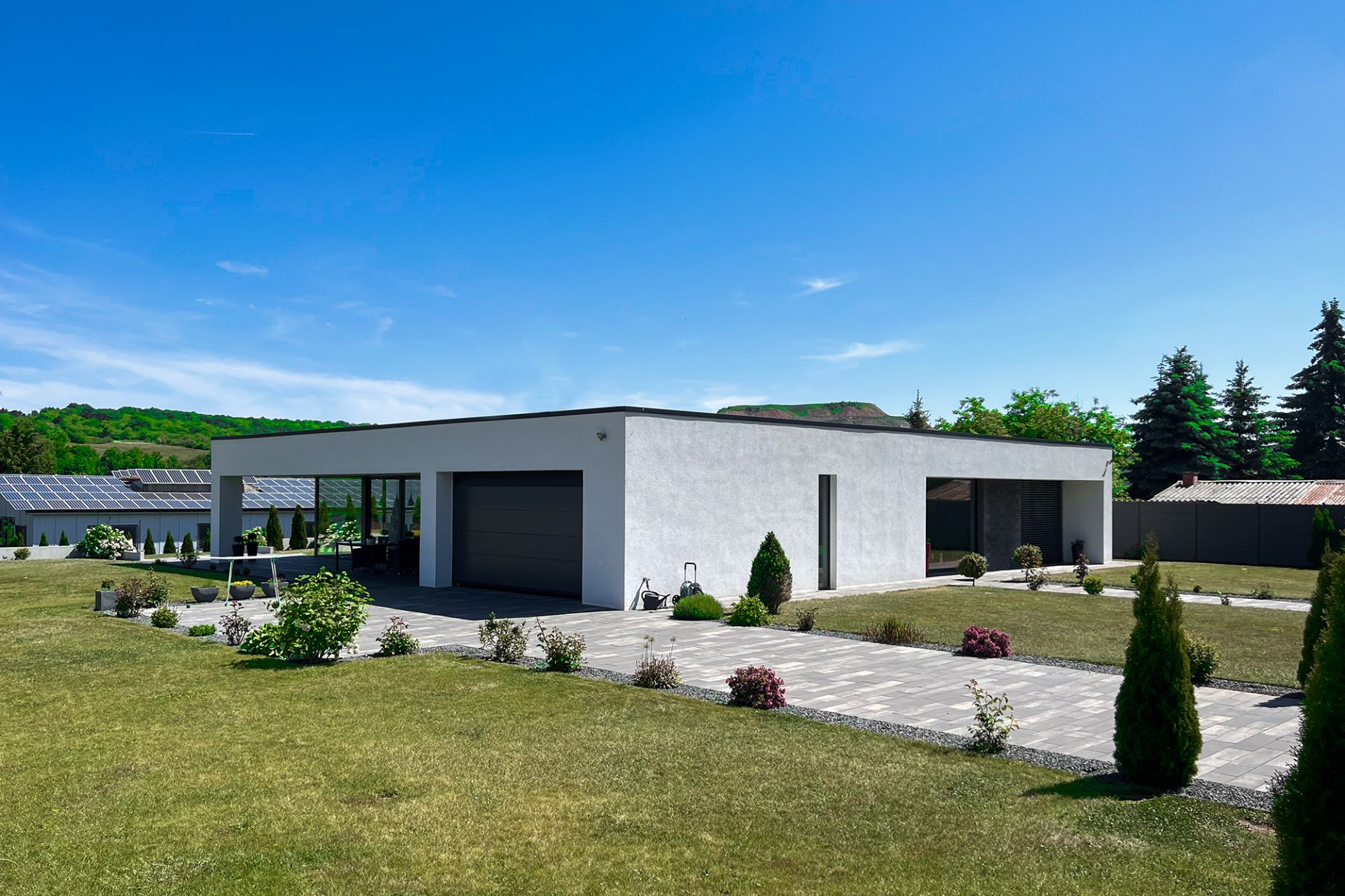 Neubau modernes Einfamilienhaus im kubischen Baustil in Grossfurra Sondershausen, Architekt Michael Flagmeyer